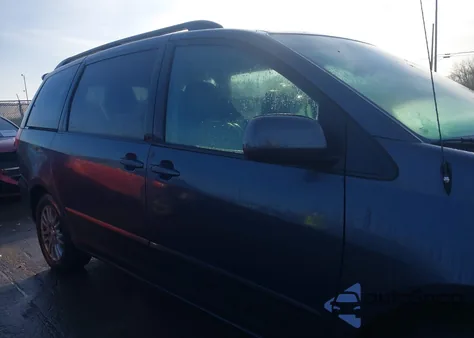 2010 Toyota Sienna Xle z USA, uszkodzony, nr VIN 5TDYK4CC2AS331817